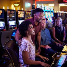 Filipino users enjoying sports and casino games on jlmaam mobile platform